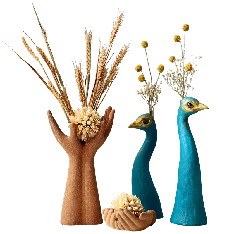 

European Ceramic Peacock Hand Statue Ornaments Decoration Fengshui Home Livingroom Desk Holding Flowers Figurines Crafts