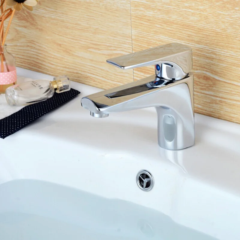 

Bathroom Basin Faucet Chrome Single Handle Basin Sink Faucet Cold and Hot Mixer Water Bathroom