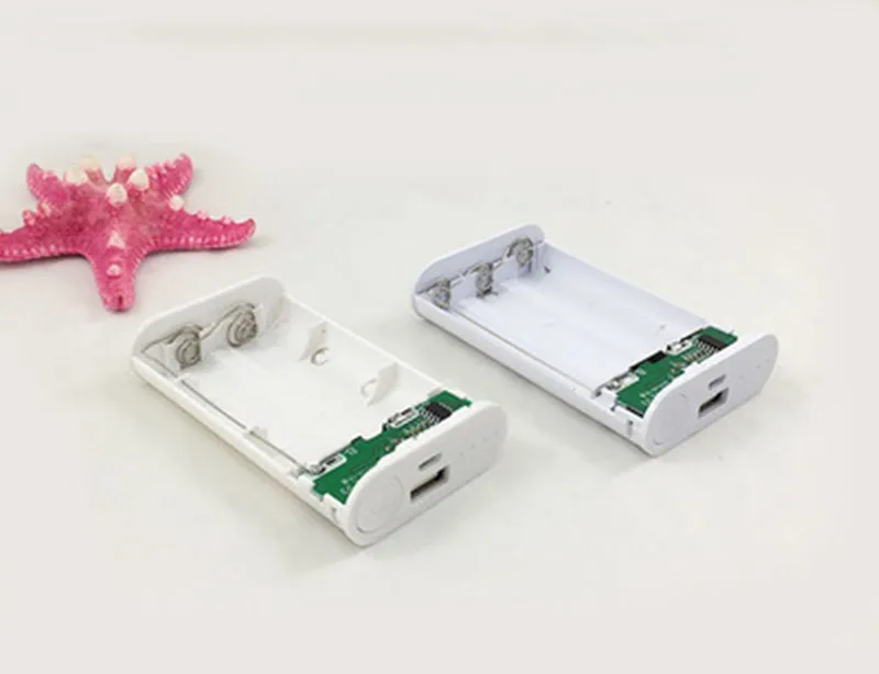 Внешний аккумулятор на 11200 мА · ч с 4 USB портами 18650 ч| |