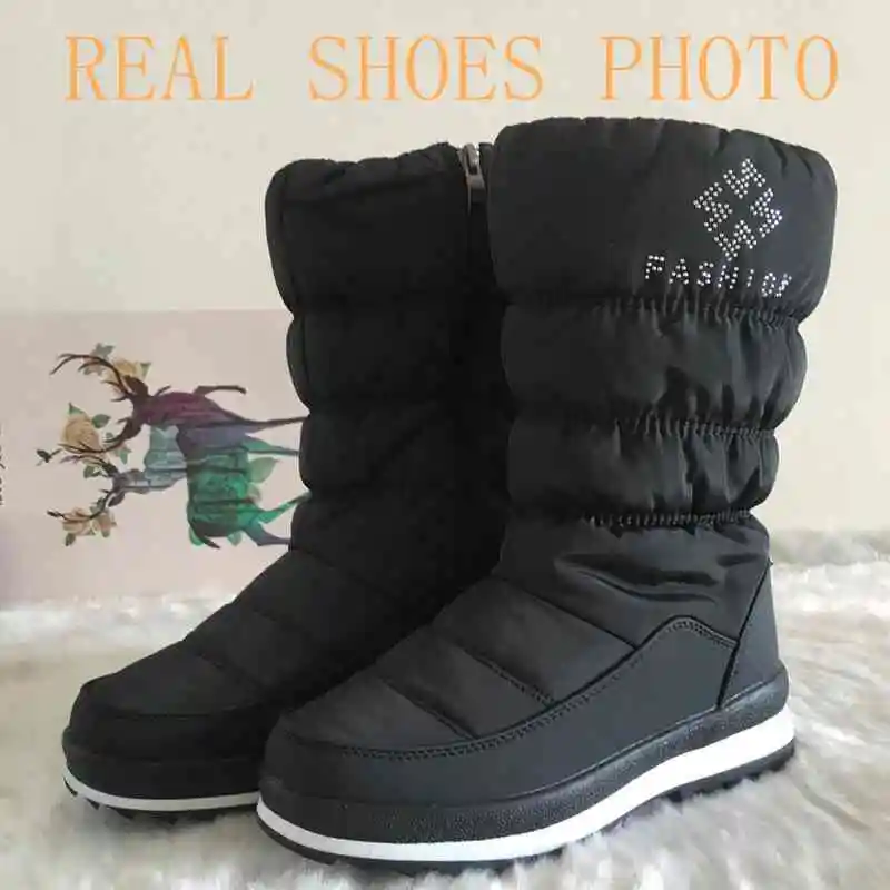 REAVE CAT/Большие размеры 36-41; новые теплые зимние сапоги; женские сапоги на платформе на молнии; однотонные Водонепроницаемые зимние сапоги до середины икры на толстом меху