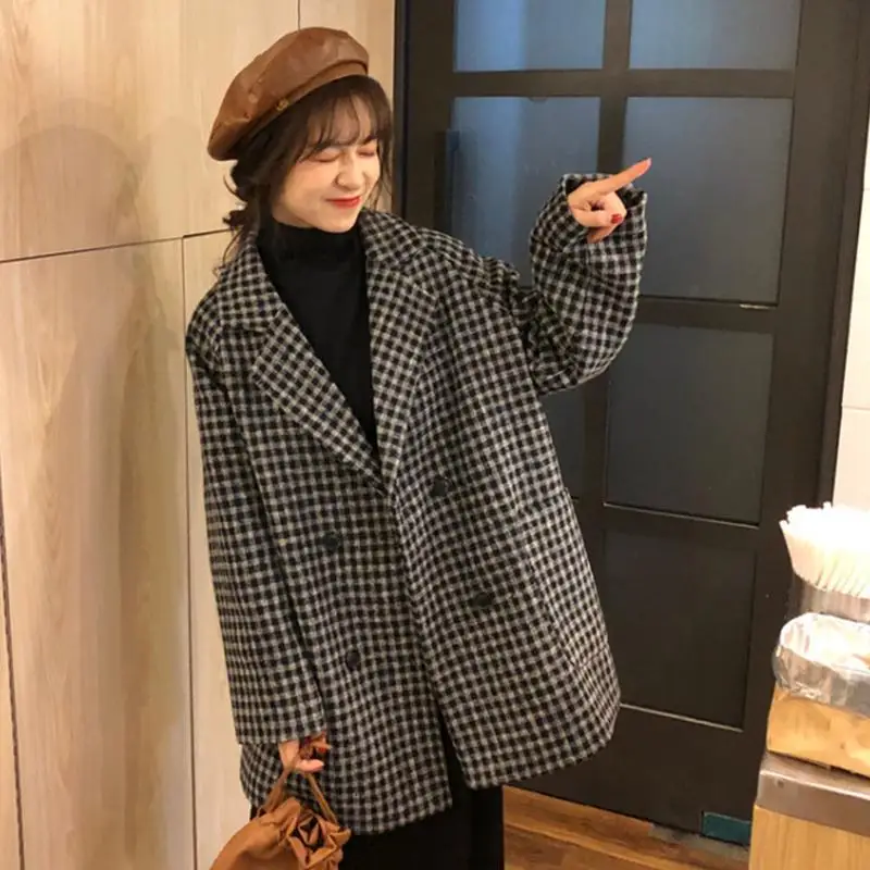 

Autumn/winter 2020 new Korean version of the long loose-fitting collar thickened with a son-in-law coat female retro checkered