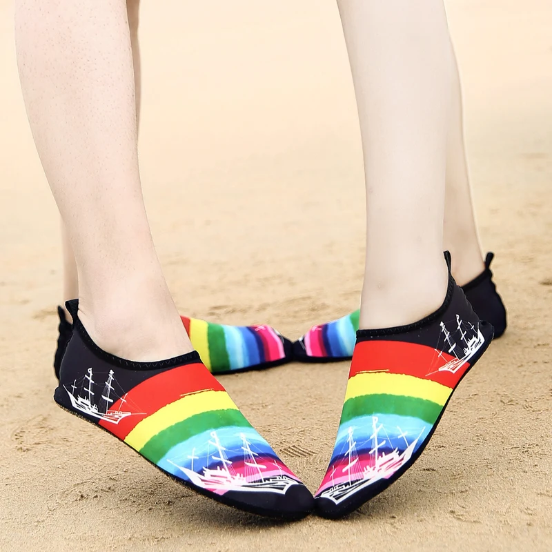 

2020 Men Women Beach Water Shoes Barefoot Swimming Shoes Aqua Socks Seaside Yoga Sneaker Slippers Gym Fitness Dance Sport Shoes