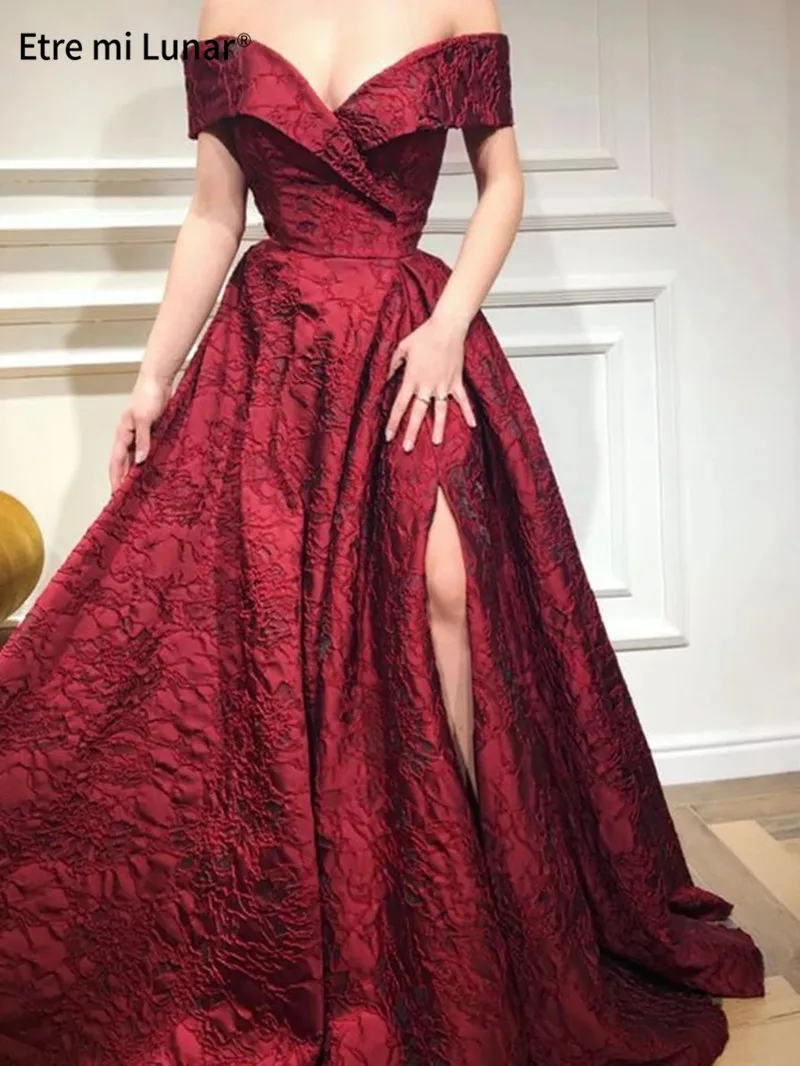 Женское вечернее платье без рукавов бордовое Привлекательное с высоким разрезом