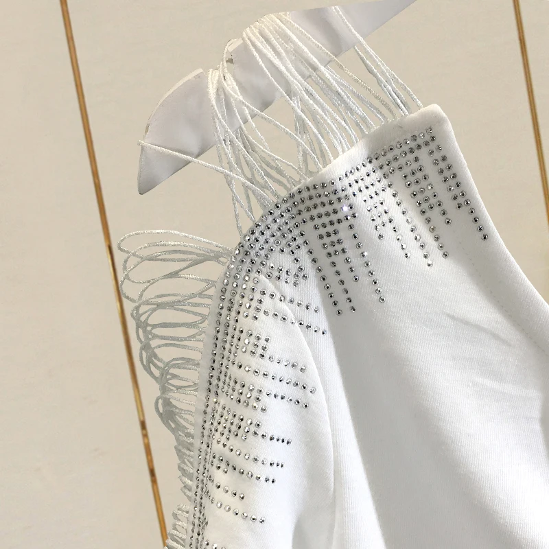 Футболка женская с V-образным вырезом пикантная белая блестящая Облегающая