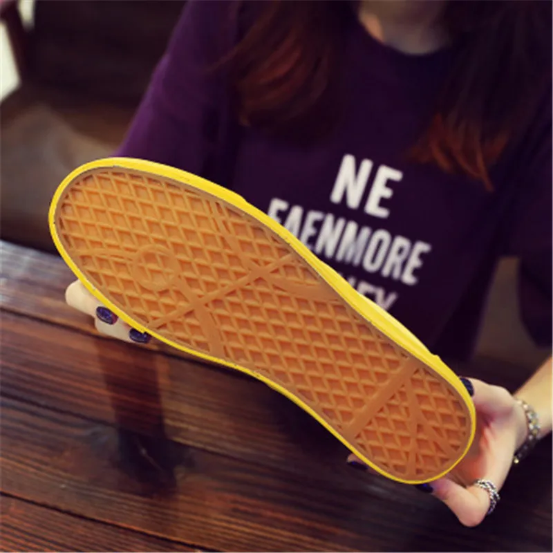 

Men shoes 2020 new white canvas shoes couple spring summer casual shoes male students sneakers shoes Large size 35-44 black