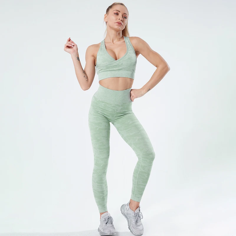 

Комплект Спортивный NORMOV женский из двух предметов, бесшовные леггинсы с завышенной талией, камуфляжные бюстгальтеры с чашками пуш-ап, эласт...