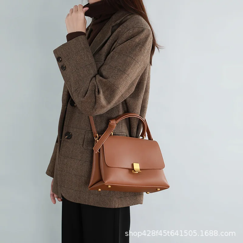 Ladies Handbag Shopping Bag Large Capacity High Quality Leather Classic Pattern Fashion Design