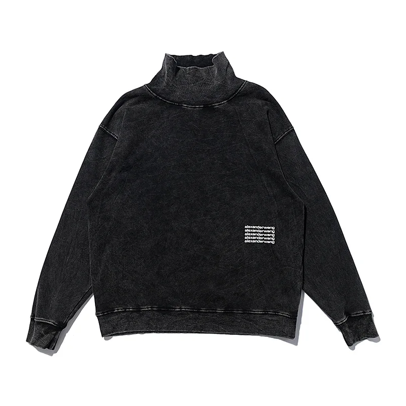 

Cecilia Boey with aw King's family turtleneck sweater loose autumn and winter new casual wash sweater for men and women.