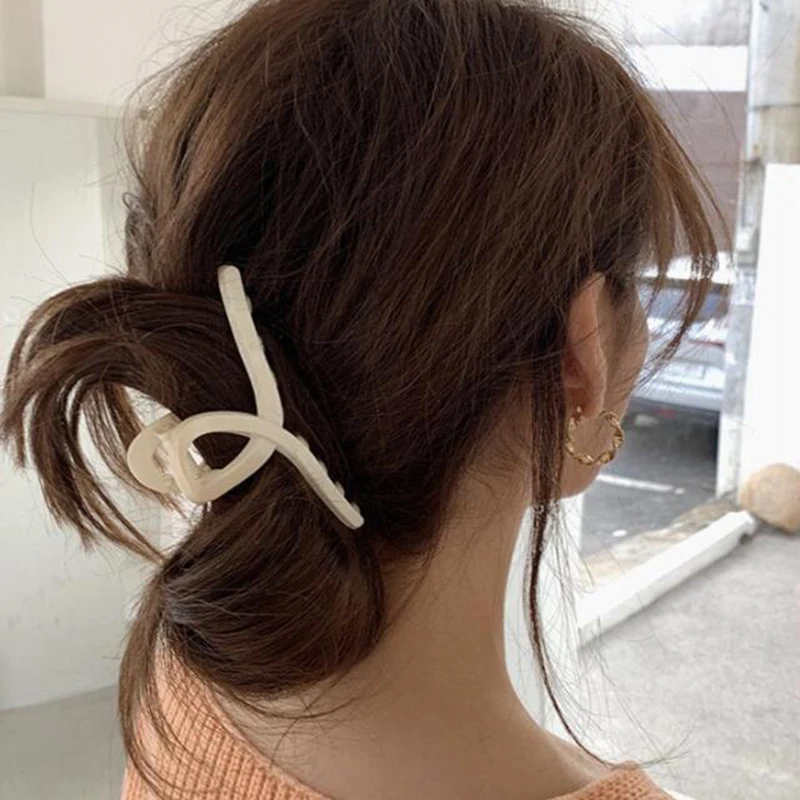 

2020 New Claw Clip For Women Solid Color Plastic Hair Claw Large Size Hair Clamps Casual Claw Crab Fashion Hair Accessories