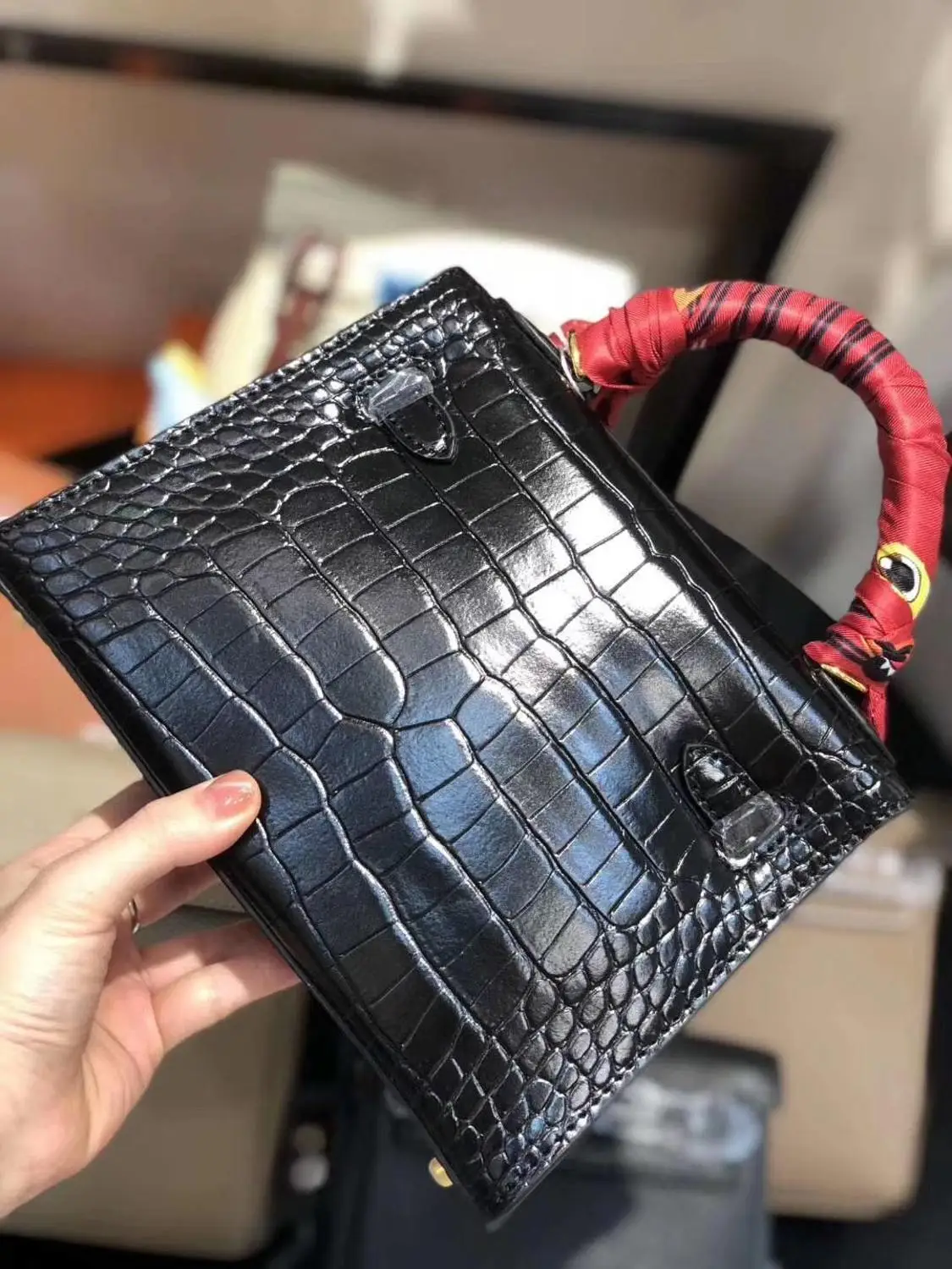 

free shipping 2020 the new style fashion alligator genuine cow leather women handbag one shoulder bag crossbody bag 8 color 19cm