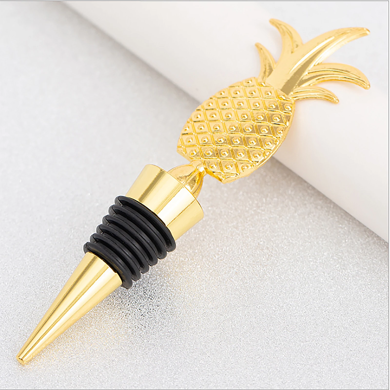 

Metal Bottle Cork Pineapple Red Wine Bottle Stopper Gifts Souvenirs Seal Creativity Beer Cap Opener Gadget Bar Tool Accessories