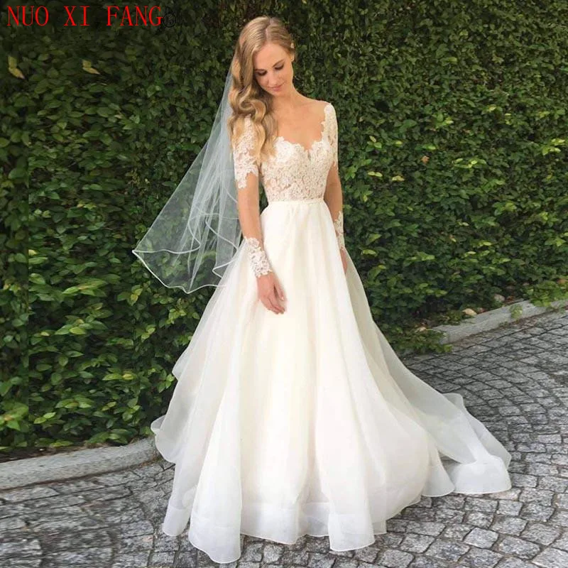 

Женское пляжное платье с круглым вырезом и аппликацией