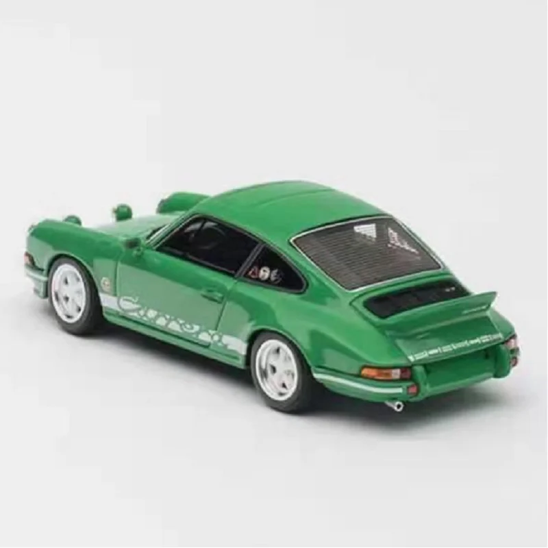 

1/64 PORSCHE 911 RS 2,7 ( )
