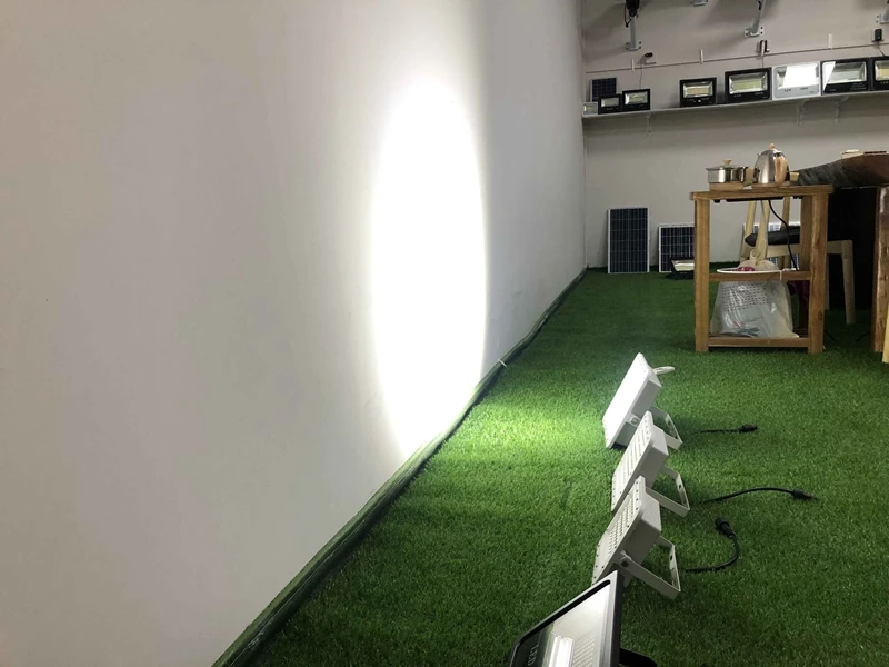 SZYOUMY Led солнечный светильник прожектор светильник 60 Вт 120W 200W Солнечная Floodl светильник на открытом воздухе Водонепроницаемый светильник Сенсор с пультом дистанционного управления Управление