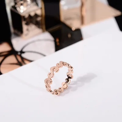 Женское кольцо качественное из нержавеющей стали 5 мм в ширину розовое золото