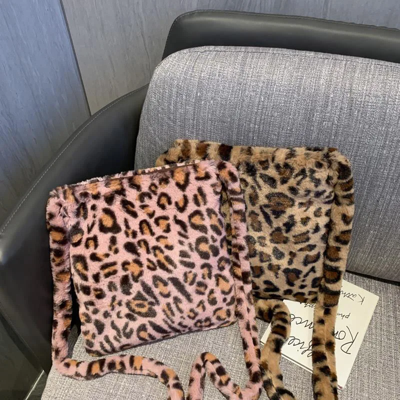 

Leopard Print Plush Shoulder Bags Women's Autumn & Winter Fashion Ladies Vintage Messenger Bag for Women Large Capacity Handbags