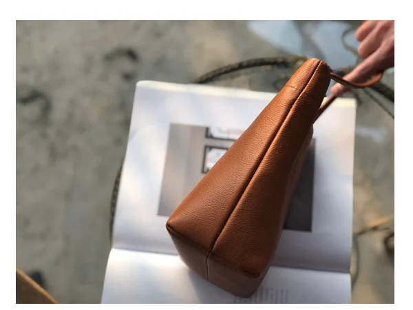 

Leather bag women's ins style Korean version simple top layer cowhide single shoulder straddle bag soft pison Bucket Bag