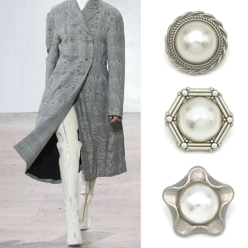 5 шт. с перламутровыми пуговицами золотого и серебряного цвета металлическими