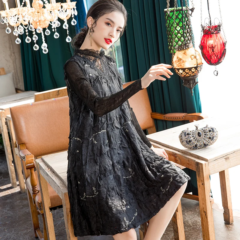 

Plus Size Dress Women Elastic Loose Miyake Pleated 2020 Spring Embroidered Lace Patchwork Long sleeve A-Line Dress Knee Length
