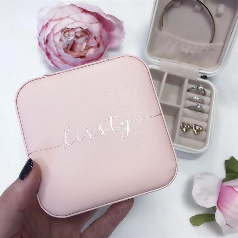 Personalized name text Jewelry Case Soft Leatherette for Travel Custom Bridesmaid Mother's Day Birthday Gifts nice comestic box | Дом и