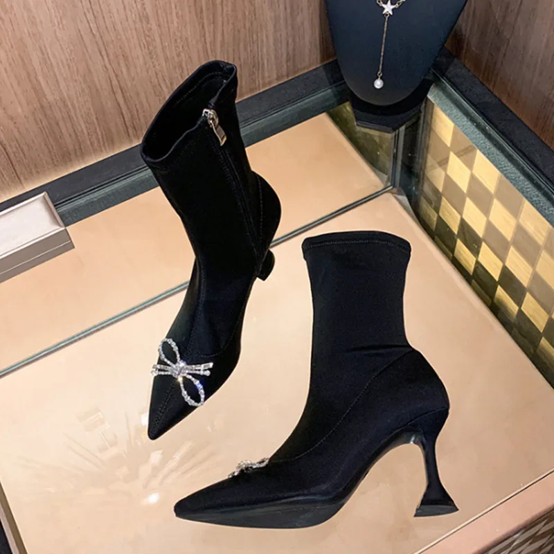 

Осенне-зимние новые ботинки для вина с эластичными ботинками боковая молния бант стразы женские короткие ботинки средней длины