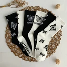 Простые Хлопковые женские носки в японском ретро-стиле, модные уличные спортивные носки средней длины с рисунком бабочки, женские повседневные носки для девочек