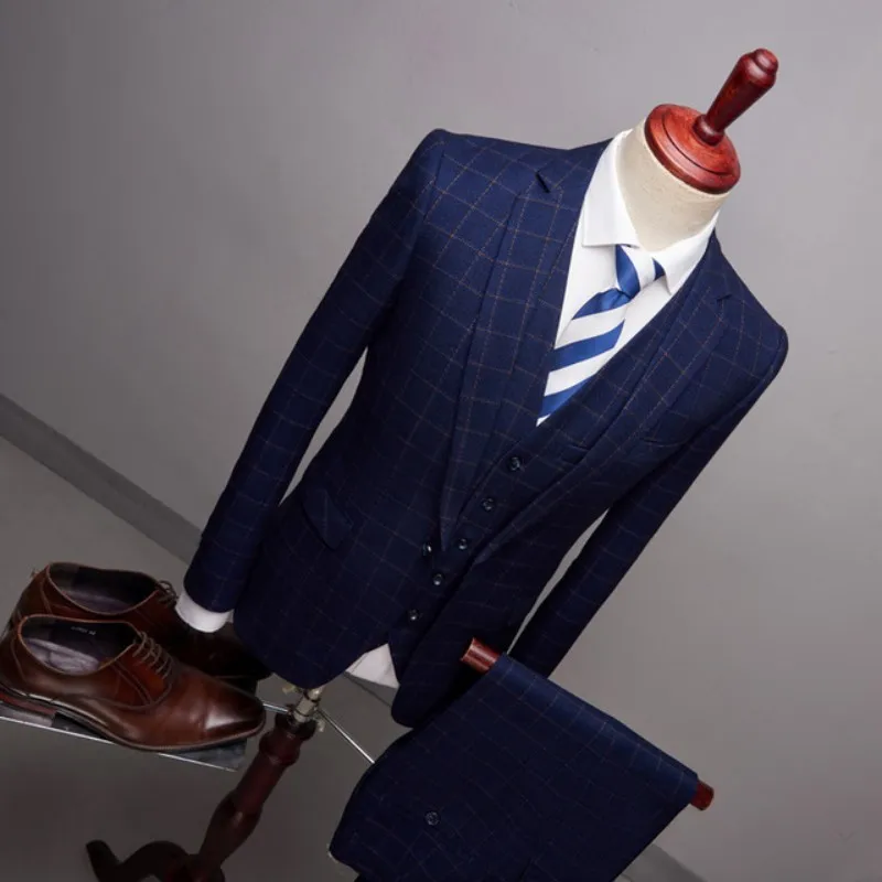 Классические мужские костюмы из трех предметов куртка и брюки жилет облегающее