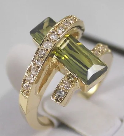 

GP Jewelry olive green Crystal Ring Size 6-9