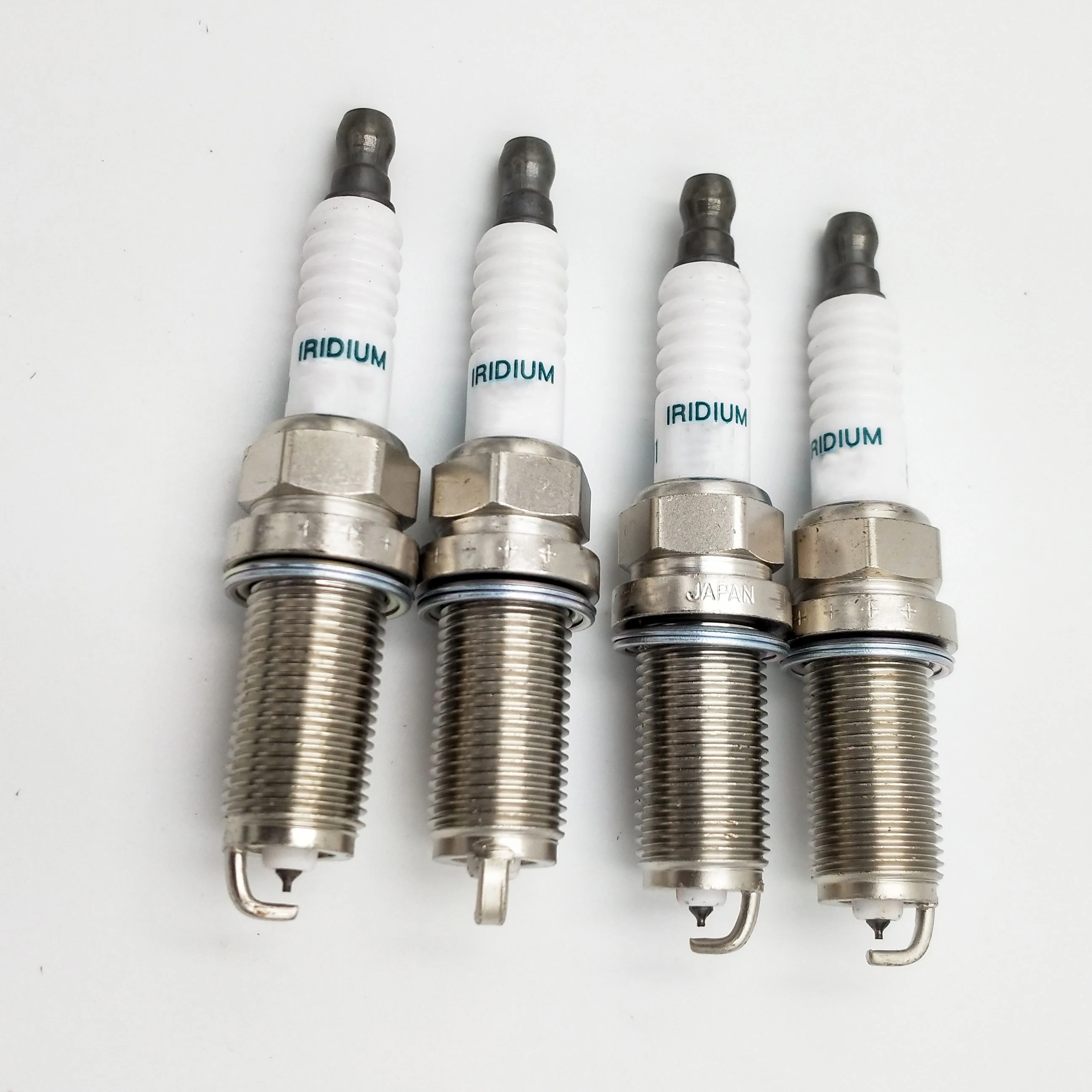 8 шт. иридиевая Свеча зажигания 90919-01191 SK20HR11 подходит для Toyota / Lexus 9091901191 |