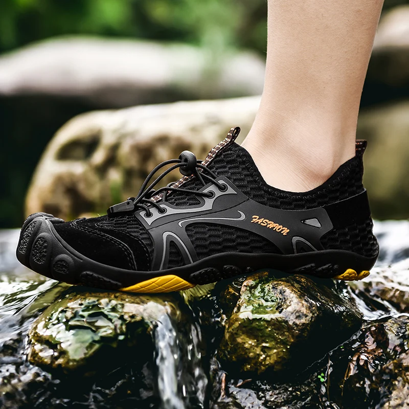 

2020 summer Hiking Shoes Men Sneakers Outdoor Trekking Shoes Anti-Skid Rock Climbing Shoes Tracking Shoes Mountain Wading shoes