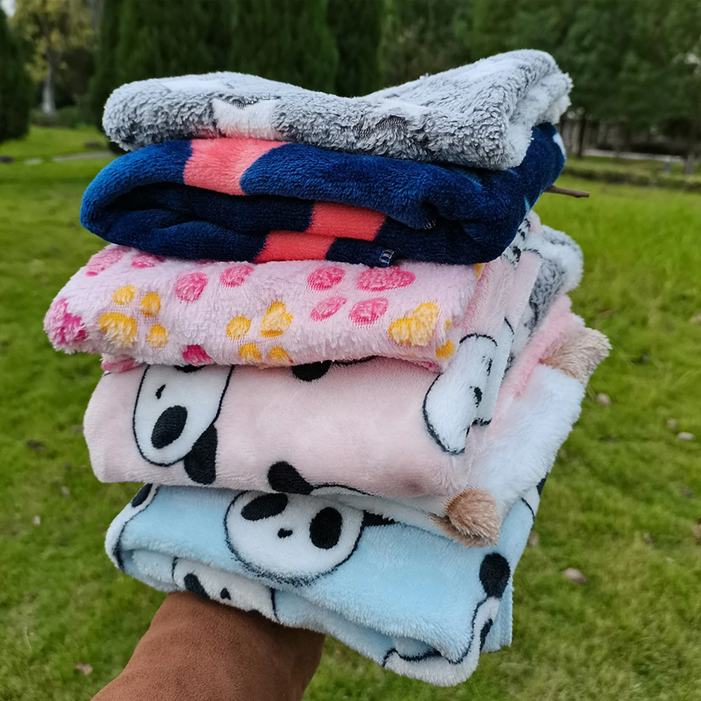 

Pet Blanket Cute Dog Bed Mats Soft Flannel Fleece Warm Sleeping Beds Cover Mat For Puppy Cat Supplies Dog Sofa Cushion Home Rug