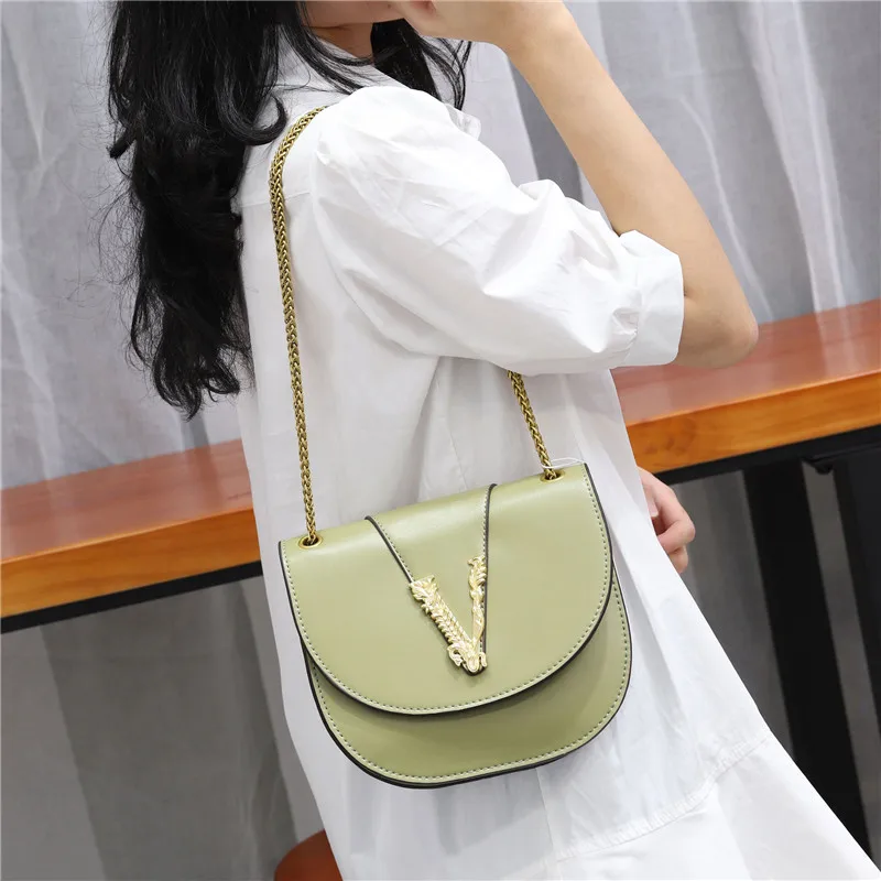 

Luxury Brand 2021 New Metal V Chain Shoulder Messenger Bags Famous Designer High Quality Women Purse and Handbags Famous Bags Gg