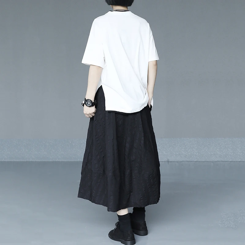 

[EAM] Women White Black Slit Irregular Big Size T-shirt New Round Neck Half Sleeve Fashion Tide Spring Summer 2021 1DD9465