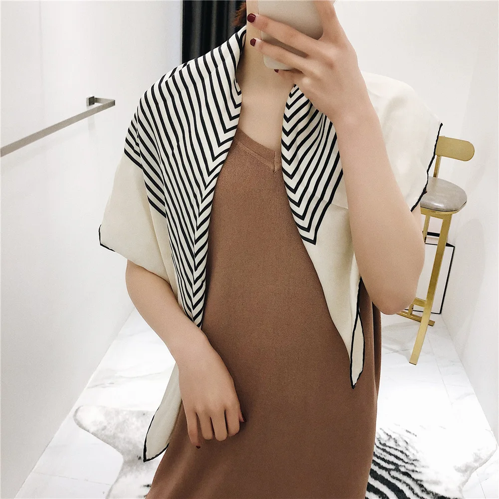 

Fashion Striped Print Twill Silk Neck Scarf For Women Square Shawls Hijab Scarfs Hand Rolled 90cm Scarves For Ladies White Black