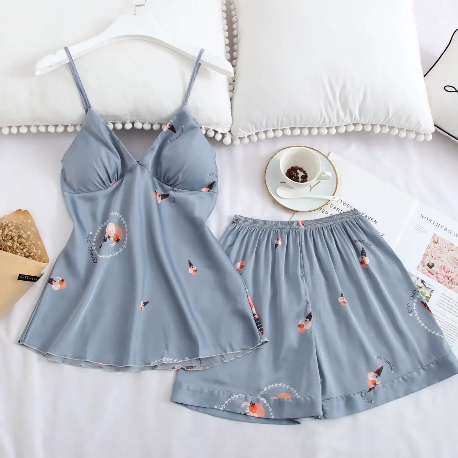 

Summer V-neck Sexy Suspender Shorts Pajamas Home Suit Cute Women's Thin Comfortable Sling Tops Satin Pajamas Shorts Set