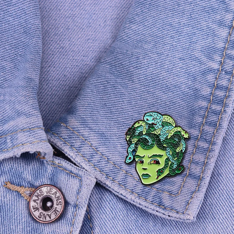 

Medusa Brooch Of Greek Mythology Metal High Quality Badge Cartoon Anime Pin Clothes Lapel