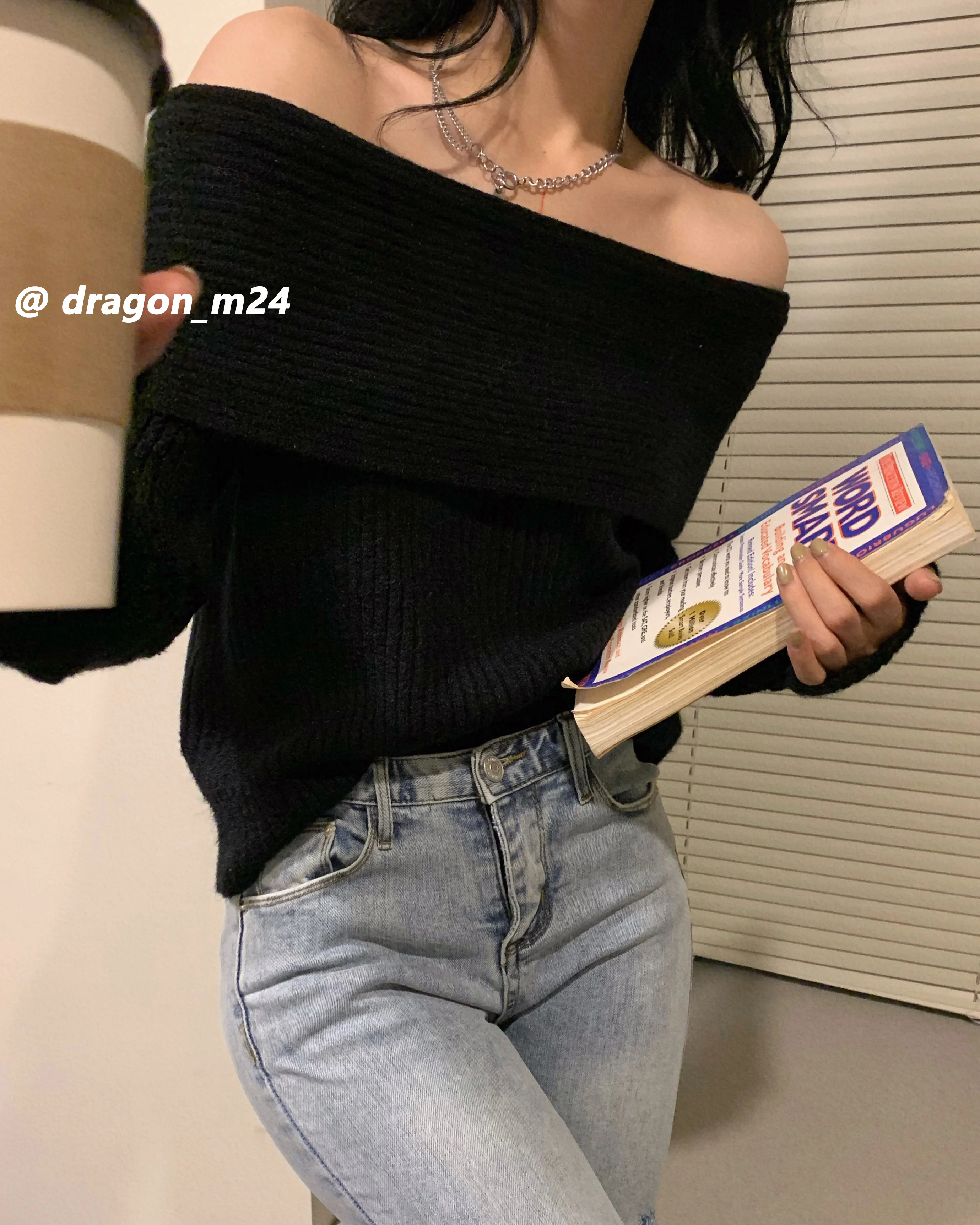

Sweater female spring 2021 new sexy off-shoulder outer wear loose short knit sweater long-sleeved tops