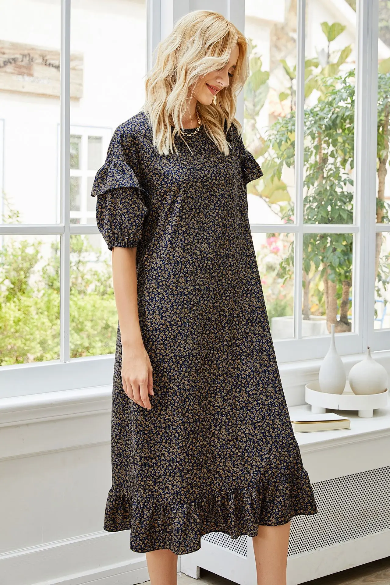 

Женская юбка А-силуэта в европейском и американском стиле, элегантное темпераментное платье, свободная юбка миди с короткими рукавами и обо...