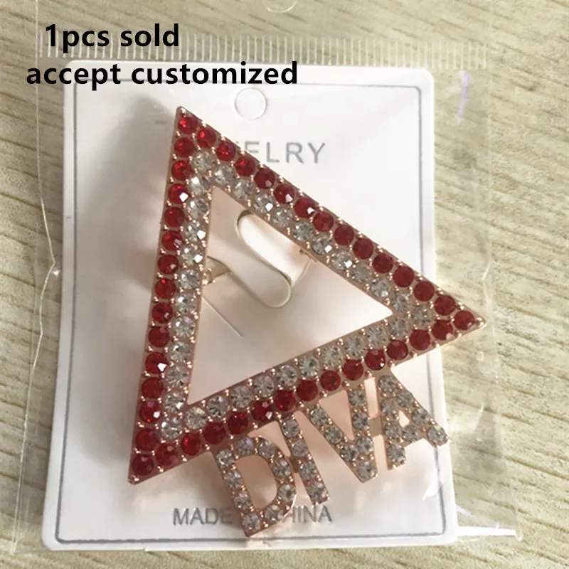1 шт. 60*55 мм красная прозрачная кристаллическая треугольная брошь DIVA с надписью на