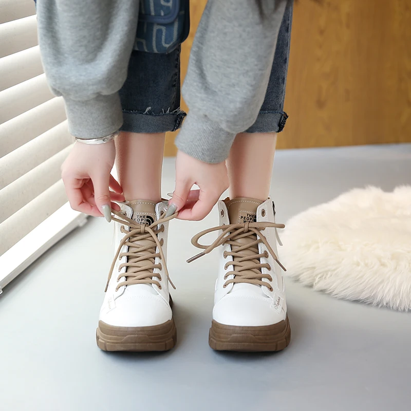 

Зимняя Теплая обувь, ботинки мартинсы, плюшевые меховые ботильоны для женщин, женская новинка 2021, модная уличная одежда, сохраняющая тепло о...