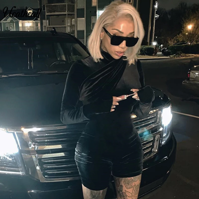 Женский бархатный комбинезон на молнии однотонный с длинным рукавом и высоким