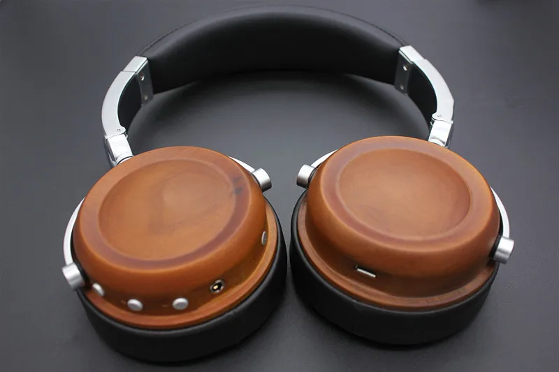 

4.2 Bluetooth-compatible headphone balance sound Walnut Bass shock, high resolution, sweet midrange, loud treble