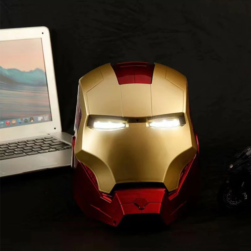 Шлем-Маска Железный человек со светодиодный Ной подсветкой |