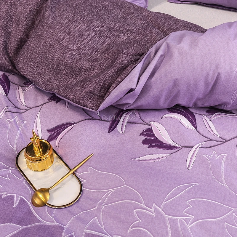 Комплект постельного белья женский с фиолетовым цветочным принтом роскошный