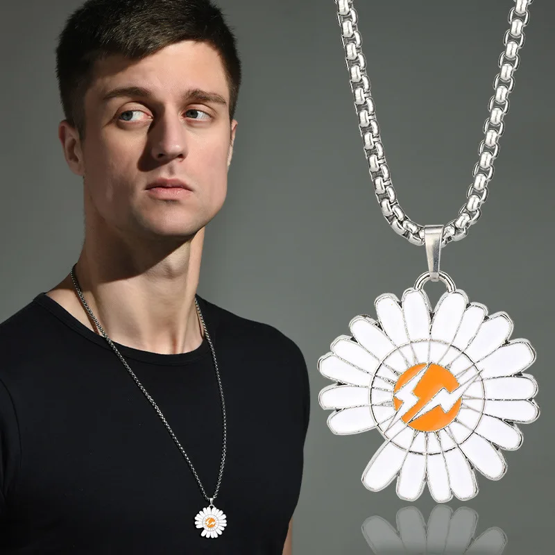 

Bohemia Daisy Necklace Women Girls Jewelry White Daisy with Lightning Flower Pendant Stainless Steel Chain collar choker