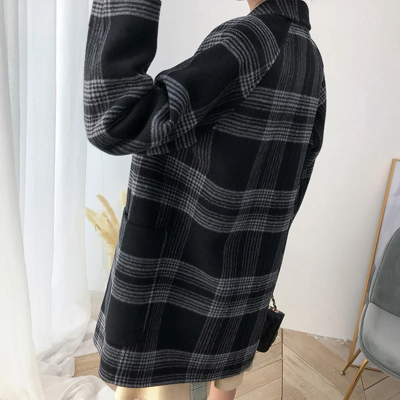 Новое зимнее женское осеннее двубортное пальто в клетку с v-образным вырезом