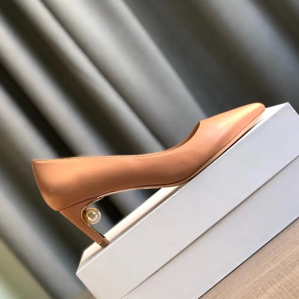 Популярные туфли женские классические лодочки с жемчужинами из натуральной кожи