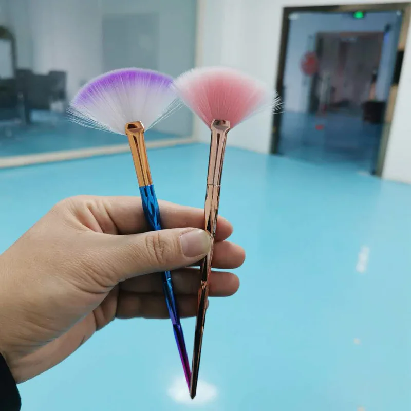 

Face Mask Brushes Fan-Shaped Flexible Soft Facial Mud Mask Applicator Brush for Mud, Serums, Peels, Clay Mask, DIY, Body Lotion
