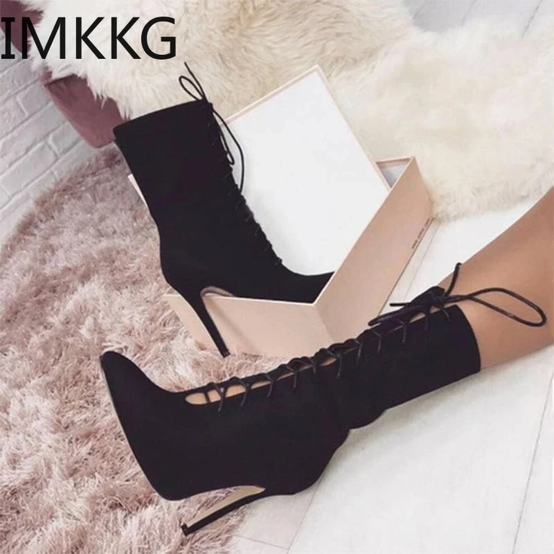 Модные черные короткие ботильоны для женщин с острым носком на шнуровке