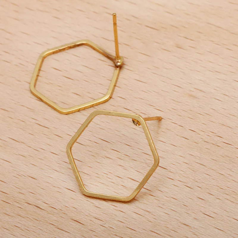 100 шт. пустые серьги гвоздики золотистые с открытой спиной треугольные